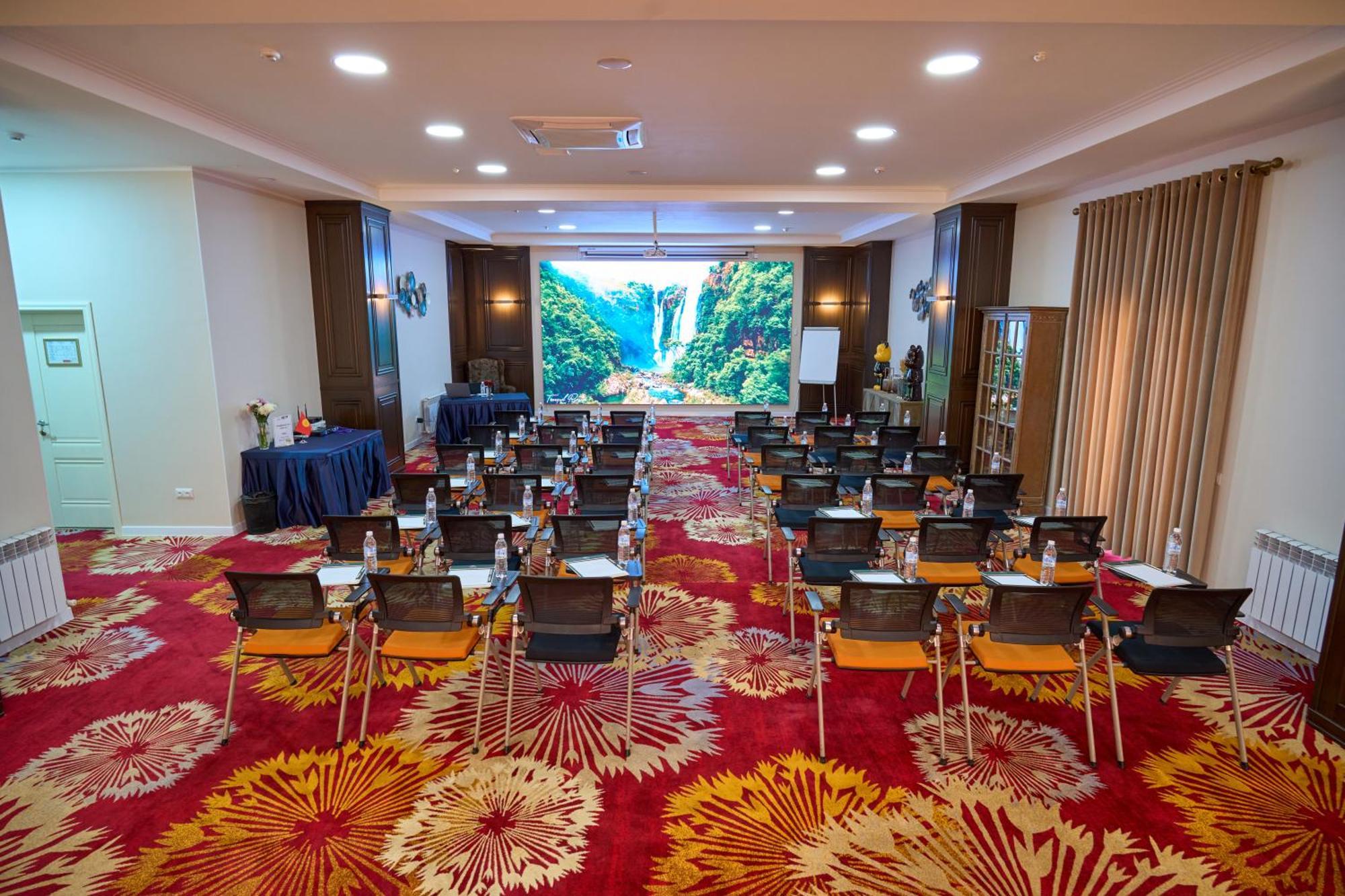 Garden Hotel & Spa Μπισκέκ Εξωτερικό φωτογραφία