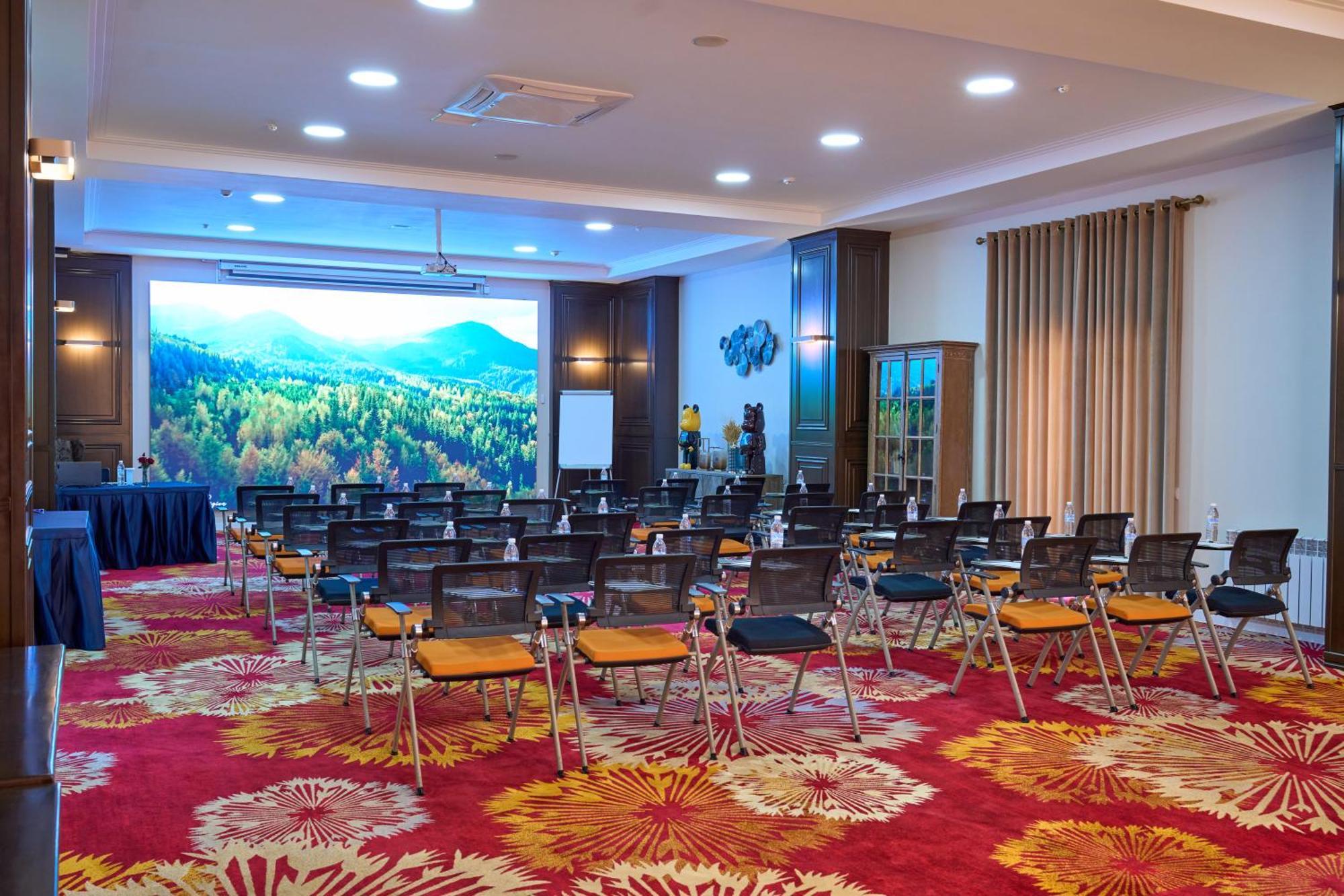 Garden Hotel & Spa Μπισκέκ Εξωτερικό φωτογραφία